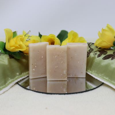 This is the mini version of our Oatmeal Exfoliating soap. It is a perfect size for travel or for your guest bathroom. With fine oatmeal for a natural, gentle scrub, it is also moisturizing and is scented with a lovely fragrance we call "Honey, Milk and Oatmeal". Vegan, natural ingredients, $3.00 each, 4 for $10.00. Handmade in Prince Edward Island, Canada